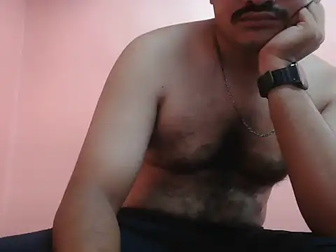 naughtymike0007 online show from April 12, 2026, 3:32 am