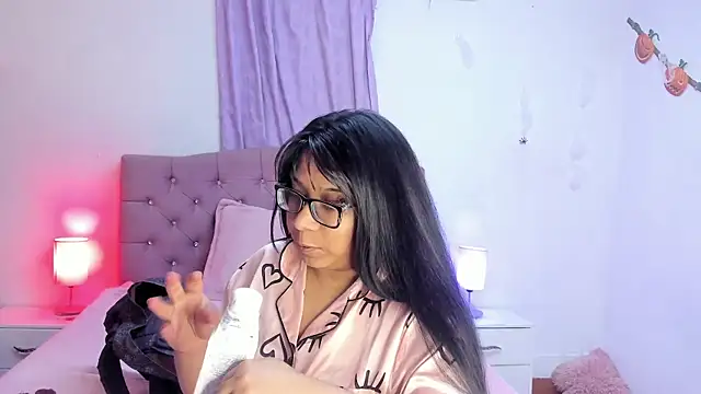 Snapshot of Latinabombsheell chatting on October 16, 2025, 3:26 am Latinabombsheell online show from October 16, 2025, 3:26 am