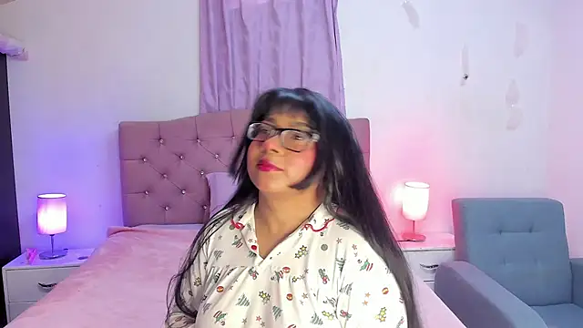 Snapshot of Latinabombsheell chatting on November 27, 2025, 7:14 pm Latinabombsheell online show from November 27, 2025, 7:14 pm