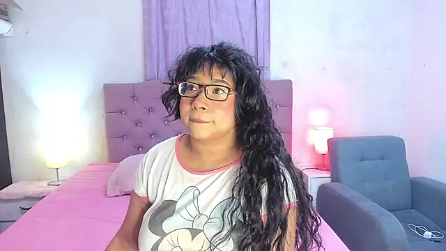 Snapshot of Latinabombsheell chatting on June 10, 2026, 6:42 pm Latinabombsheell online show from June 10, 2026, 6:42 pm