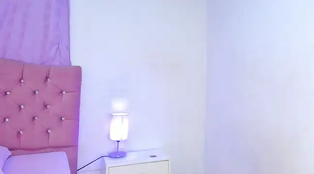 Snapshot of Latinabombsheell chatting on January 20, 2025, 5:37 am Latinabombsheell online show from January 20, 2025, 5:37 am