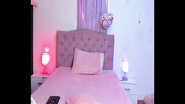 Snapshot of Latinabombsheell chatting on October 23, 2025, 7:12 pm Latinabombsheell online show from October 23, 2025, 7:12 pm