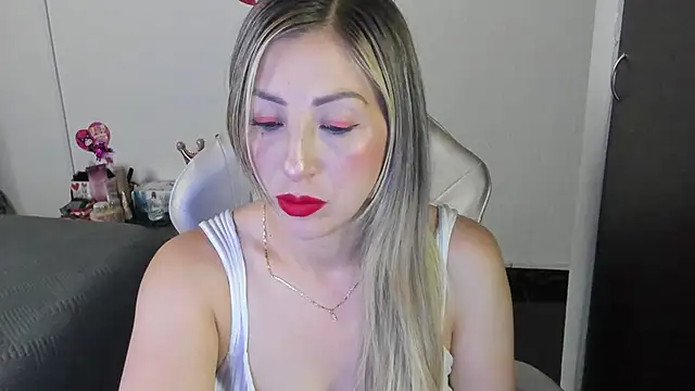 Andreina Suann online show from November 25, 2025, 12:05 pm