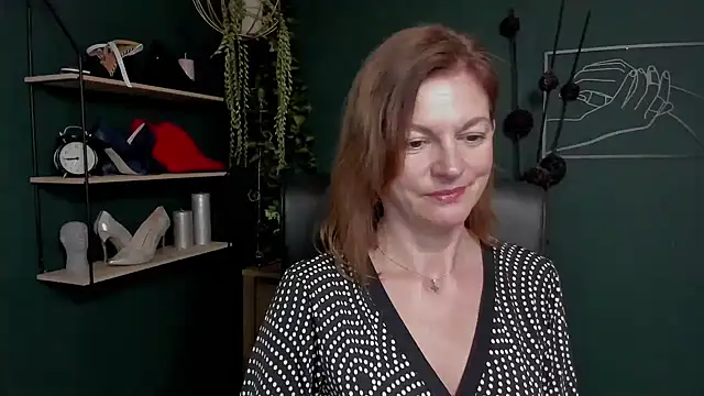 Snapshot of VivianWILD chatting on September 15, 2025, 6:36 am VivianWILD online show from September 15, 2025, 6:36 am