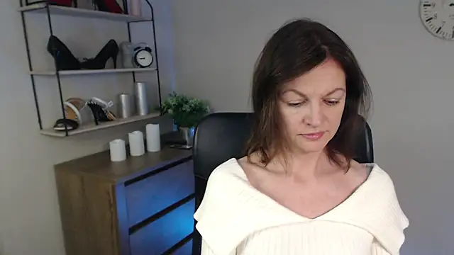 Snapshot of VivianWILD chatting on February 26, 2025, 10:49 am VivianWILD online show from February 26, 2025, 10:49 am