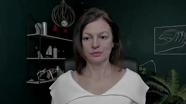 Snapshot of VivianWILD chatting on December 5, 2025, 6:56 am VivianWILD online show from December 5, 2025, 6:56 am