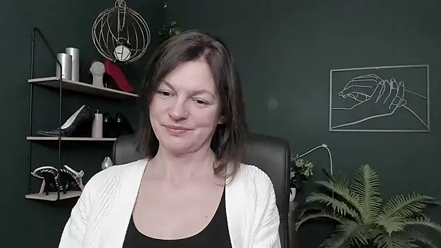 VivianWILD online show from February 5, 2026, 7:04 am