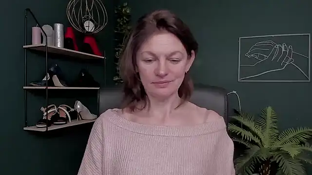 Snapshot of VivianWILD chatting on November 20, 2025, 6:47 am VivianWILD online show from November 20, 2025, 6:47 am