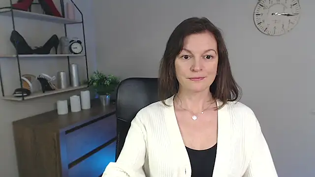 Snapshot of VivianWILD chatting on March 5, 2025, 10:44 am VivianWILD online show from March 5, 2025, 10:44 am