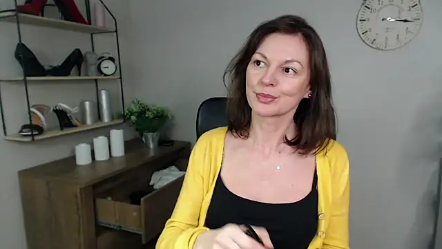 Snapshot of VivianWILD chatting on February 27, 2025, 1:07 pm VivianWILD online show from February 27, 2025, 1:07 pm