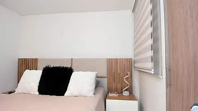 MalejaDiaz  online show from April 2, 2026, 10:55 am