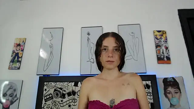 Snapshot of Rihana14 chatting on May 22, 2026, 8:40 pm Rihana14 online show from May 22, 2026, 8:40 pm