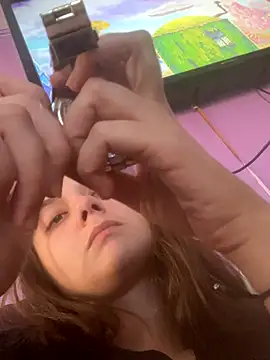 Snapshot of itzcheyduh chatting on October 5, 2025, 9:05 pm itzcheyduh online show from October 5, 2025, 9:05 pm