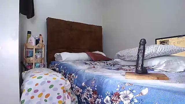 shoshortyy online show from November 1, 2025, 2:29 am