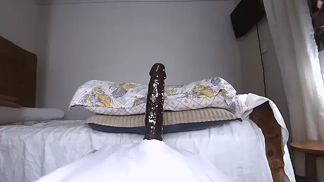 shoshortyy online show from July 14, 2026, 1:38 am