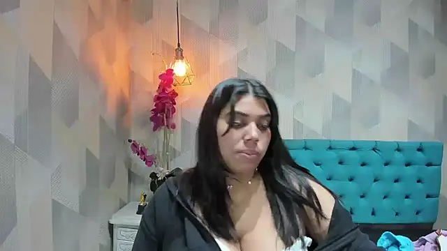 LindaBreeS online show from February 28, 2026, 10:09 pm