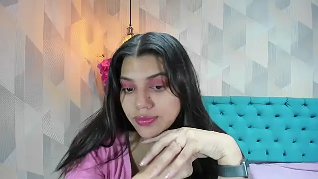 Snapshot of LindaBreeS chatting on June 15, 2026, 11:21 am LindaBreeS online show from June 15, 2026, 11:21 am