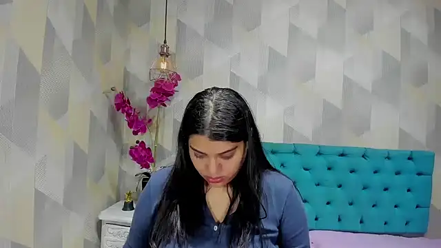 Snapshot of LindaBreeS chatting on October 31, 2025, 1:41 pm LindaBreeS online show from October 31, 2025, 1:41 pm