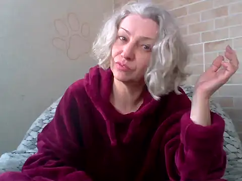 Lorie Carrie online show from February 12, 2026, 12:16 pm