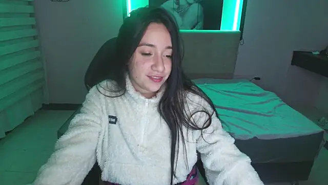 Snapshot of Andrea_Ramos chatting on February 27, 2025, 7:41 am Andrea Ramos online show from February 27, 2025, 7:41 am