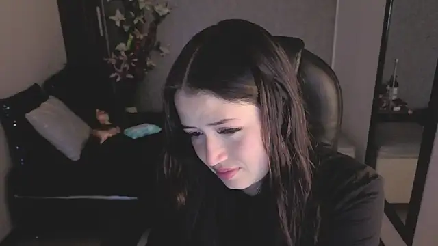 almma shy online show from November 14, 2025, 1:15 pm