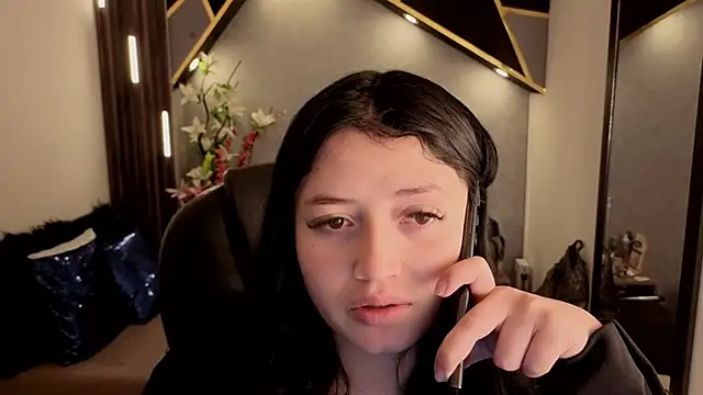 almma shy online show from December 3, 2025, 1:43 pm