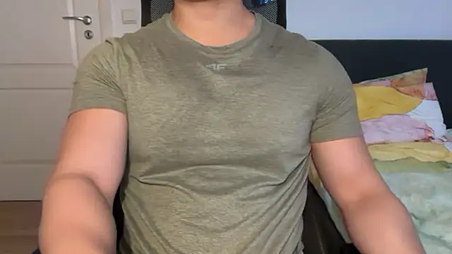 Snapshot of jungcock3210 chatting on November 10, 2025, 10:31 am jungcock3210 online show from November 10, 2025, 10:31 am