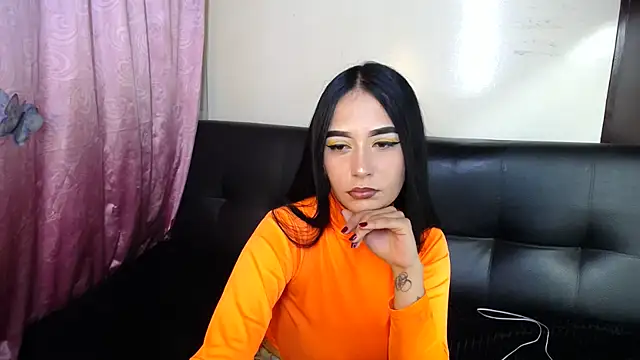 Snapshot of Annerainhoot chatting on December 1, 2025, 2:23 am Annerainhoot online show from December 1, 2025, 2:23 am