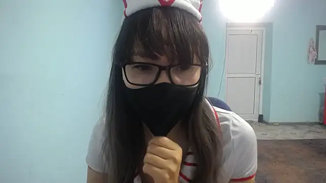 Snapshot of elllaaxx chatting on November 9, 2025, 5:00 am elllaaxx online show from November 9, 2025, 5:00 am