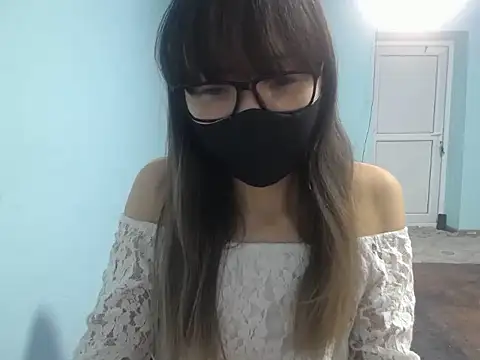 Snapshot of elllaaxx chatting on December 1, 2025, 4:24 am elllaaxx online show from December 1, 2025, 4:24 am