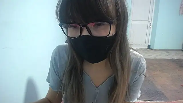 Snapshot of elllaaxx chatting on December 5, 2025, 4:11 am elllaaxx online show from December 5, 2025, 4:11 am