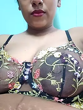 sexyindi couple online show from May 2, 2026, 5:01 am