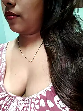 Snapshot of sexyindi_couple chatting on March 9, 2025, 1:48 pm sexyindi couple online show from March 9, 2025, 1:48 pm