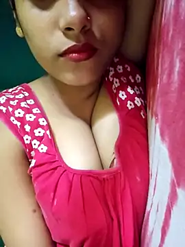 Snapshot of sexyindi_couple chatting on October 16, 2025, 5:05 am sexyindi couple online show from October 16, 2025, 5:05 am