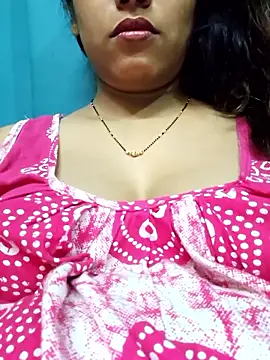 Snapshot of sexyindi_couple chatting on October 9, 2025, 1:22 pm sexyindi couple online show from October 9, 2025, 1:22 pm