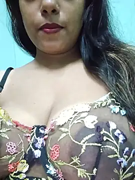 Snapshot of sexyindi_couple chatting on June 21, 2026, 2:56 pm sexyindi couple online show from June 21, 2026, 2:56 pm