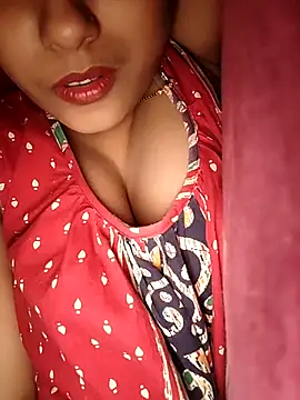 Snapshot of sexyindi_couple chatting on January 27, 2025, 4:54 pm sexyindi couple online show from January 27, 2025, 4:54 pm