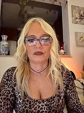 Snapshot of kikkastar chatting on December 19, 2025, 9:17 pm kikkastar online show from December 19, 2025, 9:17 pm