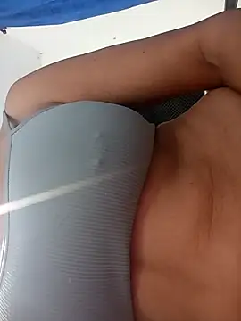 freyadevil333 online show from December 3, 2025, 3:29 am