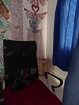 freyadevil333 online show from February 13, 2026, 9:26 pm