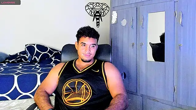 Snapshot of Big_furry_bear13 chatting on February 26, 2025, 7:55 am Big furry bear13 online show from February 26, 2025, 7:55 am