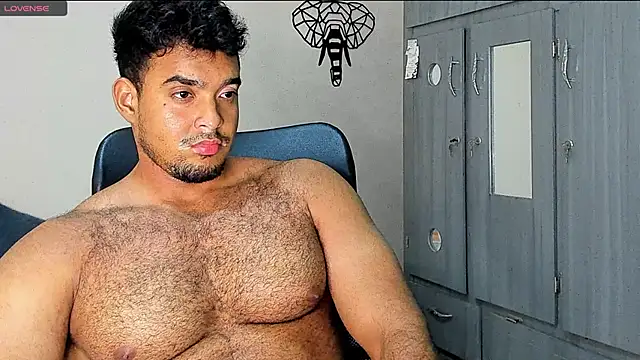 Snapshot of Big_furry_bear13 chatting on January 17, 2025, 8:24 am Big furry bear13 online show from January 17, 2025, 8:24 am
