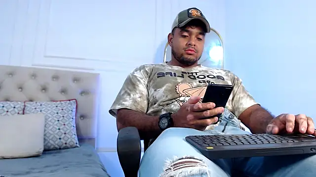 Snapshot of Big_furry_bear13 chatting on January 10, 2026, 1:17 pm Big furry bear13 online show from January 10, 2026, 1:17 pm