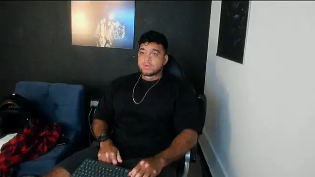 Snapshot of Big_furry_bear13 chatting on November 20, 2025, 12:39 pm Big furry bear13 online show from November 20, 2025, 12:39 pm