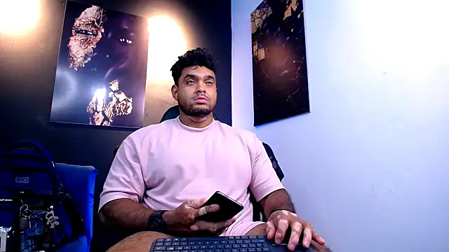 Snapshot of Big_furry_bear13 chatting on December 18, 2025, 5:01 am Big furry bear13 online show from December 18, 2025, 5:01 am