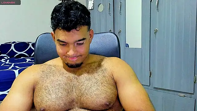 Snapshot of Big_furry_bear13 chatting on February 4, 2025, 6:14 am Big furry bear13 online show from February 4, 2025, 6:14 am