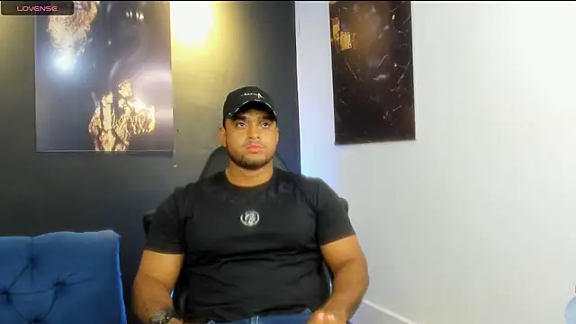 Snapshot of Big_furry_bear13 chatting on November 11, 2025, 5:24 am Big furry bear13 online show from November 11, 2025, 5:24 am