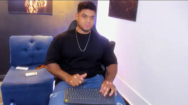 Snapshot of Big_furry_bear13 chatting on November 19, 2025, 5:29 am Big furry bear13 online show from November 19, 2025, 5:29 am