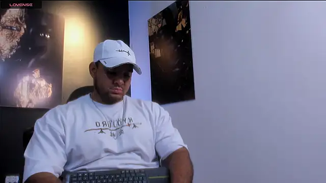 Snapshot of Big_furry_bear13 chatting on November 10, 2025, 3:28 pm Big furry bear13 online show from November 10, 2025, 3:28 pm