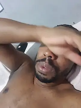 casalsemfrescura2323 online show from February 20, 2025, 7:08 pm